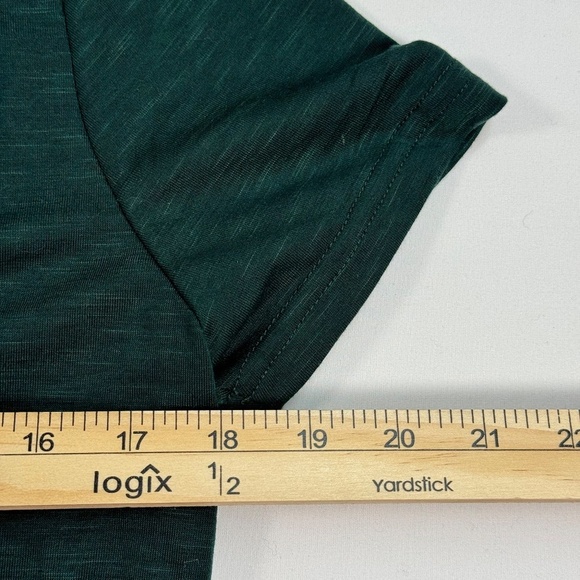 Short Sleeve Top Womens Size S Green Aztec Pattern Open Stomach V Neck - Picture 3 of 7